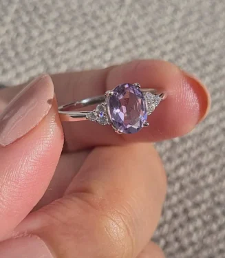 Amythist ring with sworaski gemstone